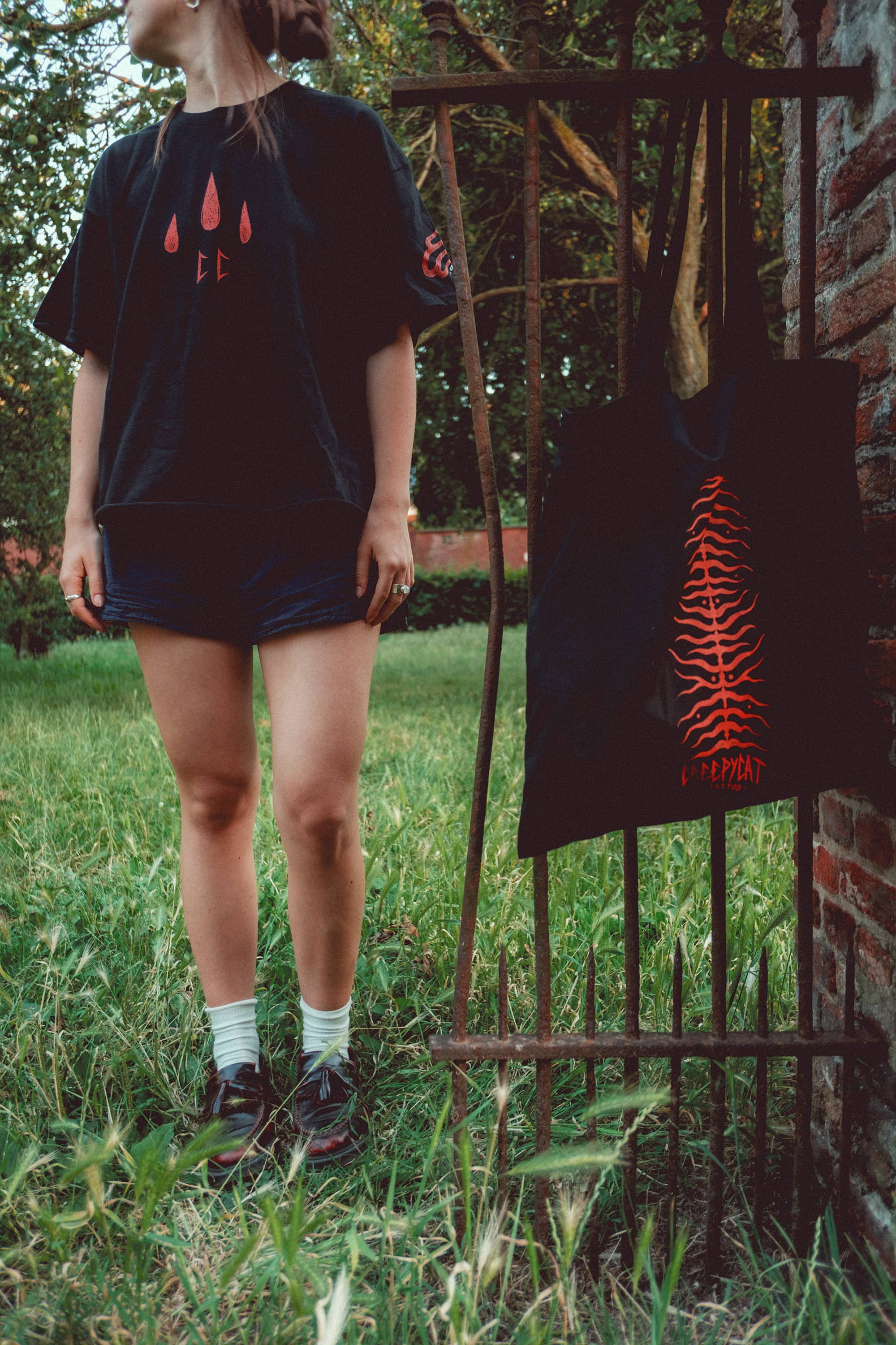 Limited edition shirt + tote